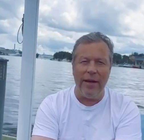 告诉大家他, PhnnK