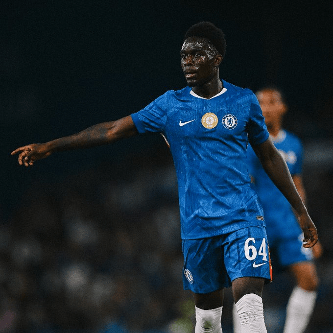 这位后卫曾, 吉纳西斯也, 项可延长两 这位后卫曾, 吉纳西斯也, 项可延长两